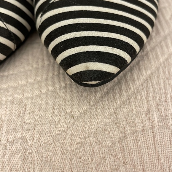 BCBGeneration Black and White stripe flats - Picture 8 of 8